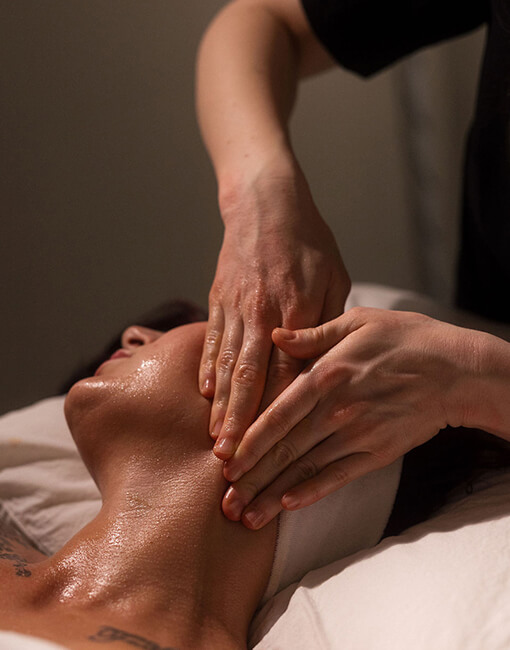 face-training-arcmasszazs-letapadt-izom-verkeringes-serkentese-kollagentermeles-budaors Face training, arcmasszázs, letapadt izom, vérkeringés serkentése, kollagéntermelés, Budaörs, Földesi Fanni, The Therapy